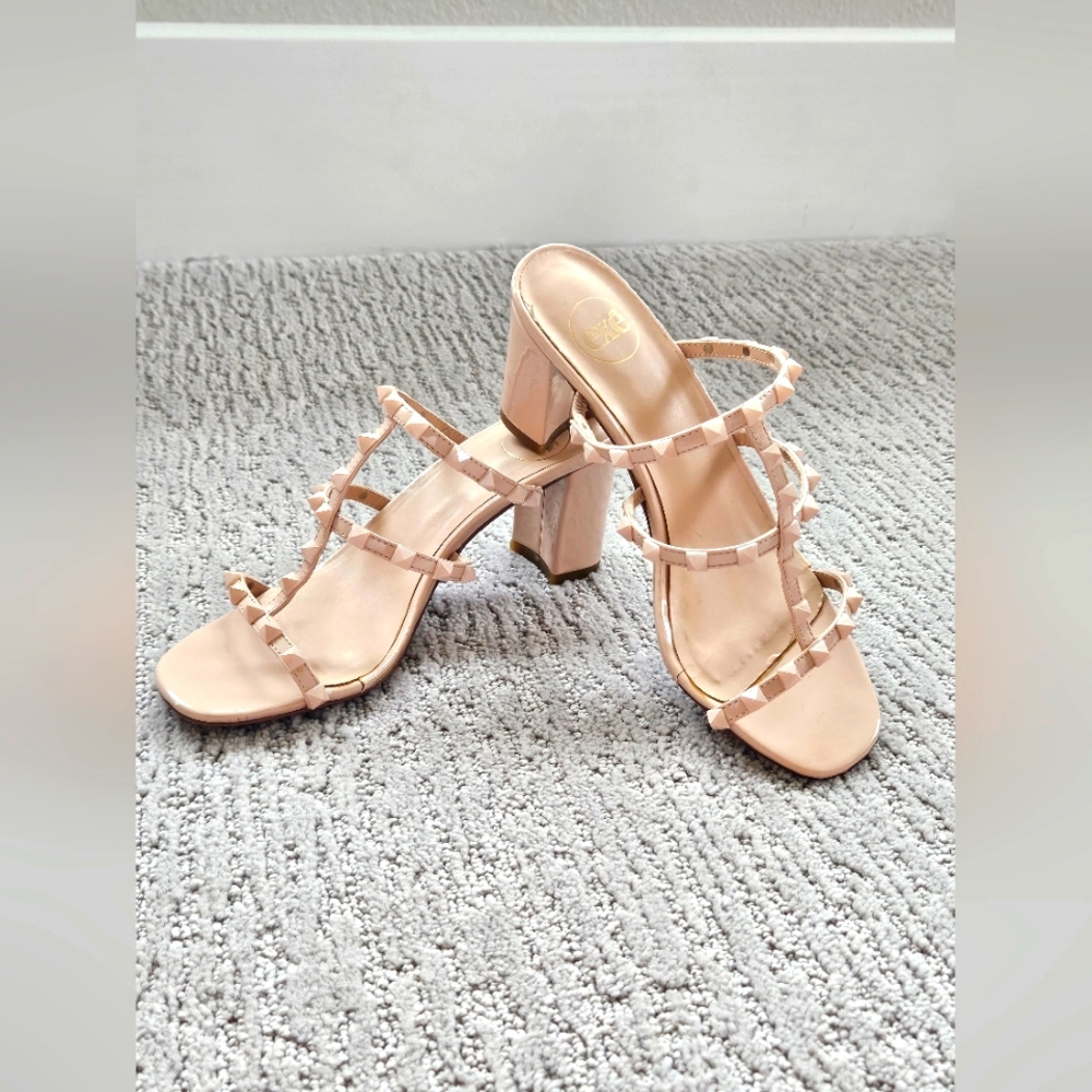 Nude Stud Low Heel